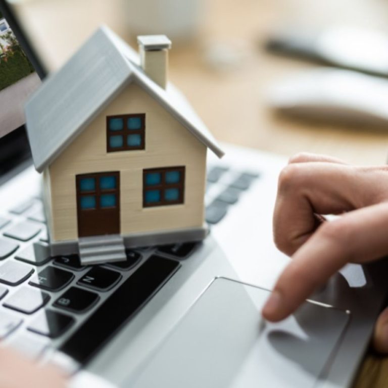 Flat Fee vs. Full-Service Realtor: Which is Right for You?