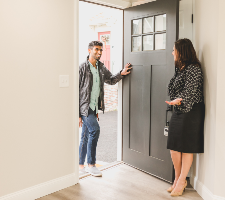 How to Manage Showings When You’re Selling Without an Agent